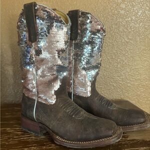 Girls size 4 Macie Bean sequin boots, worn a handful of times, great condition.